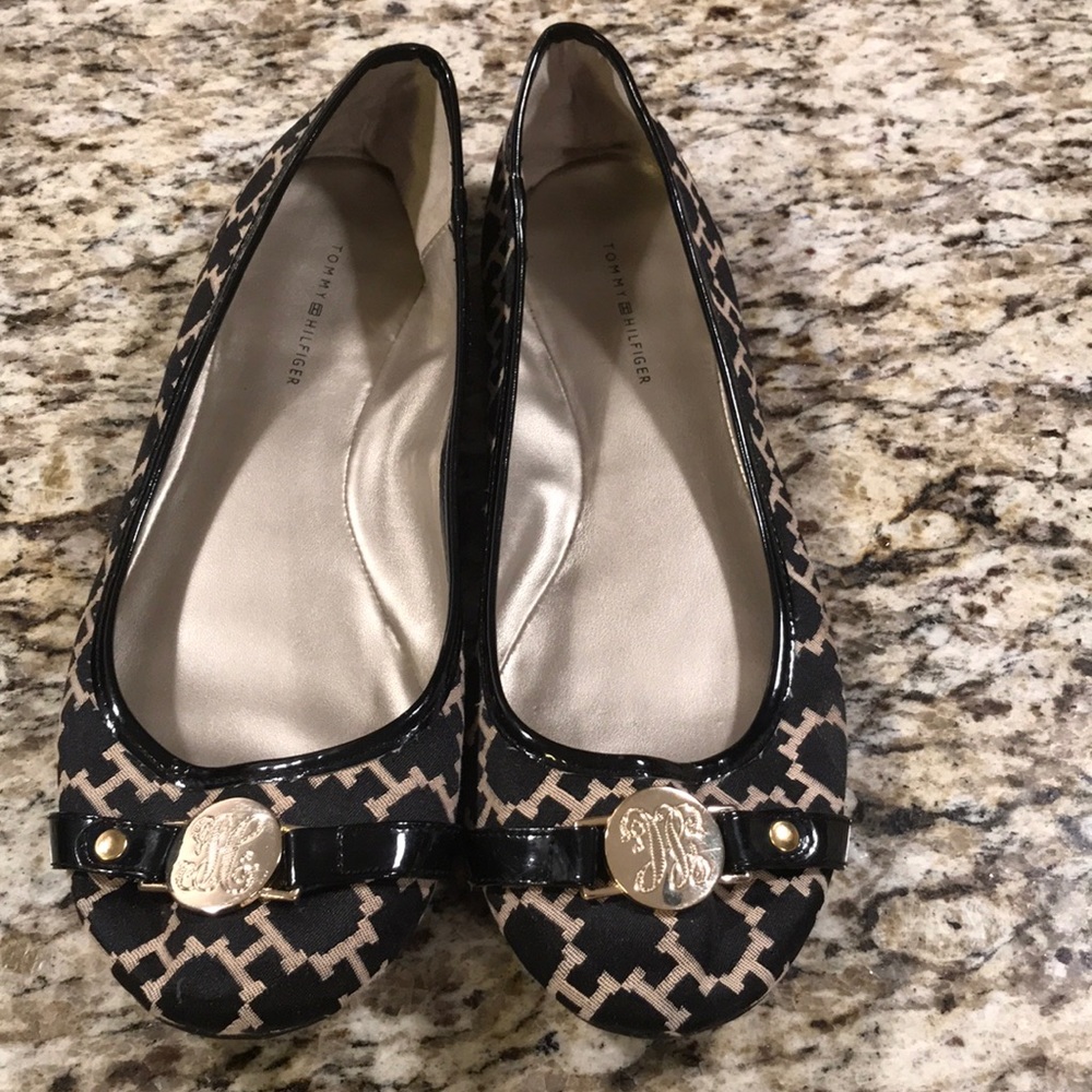 SOLD Tommy hilfinger flats